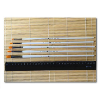 Универсальные кисти синтетика плоские НЕВСКАЯ ПАЛИТРА, длинная ручка, в ассорт.